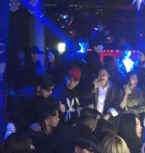 社会热点事件视频 吃瓜,一场吃瓜群众的狂欢与反思